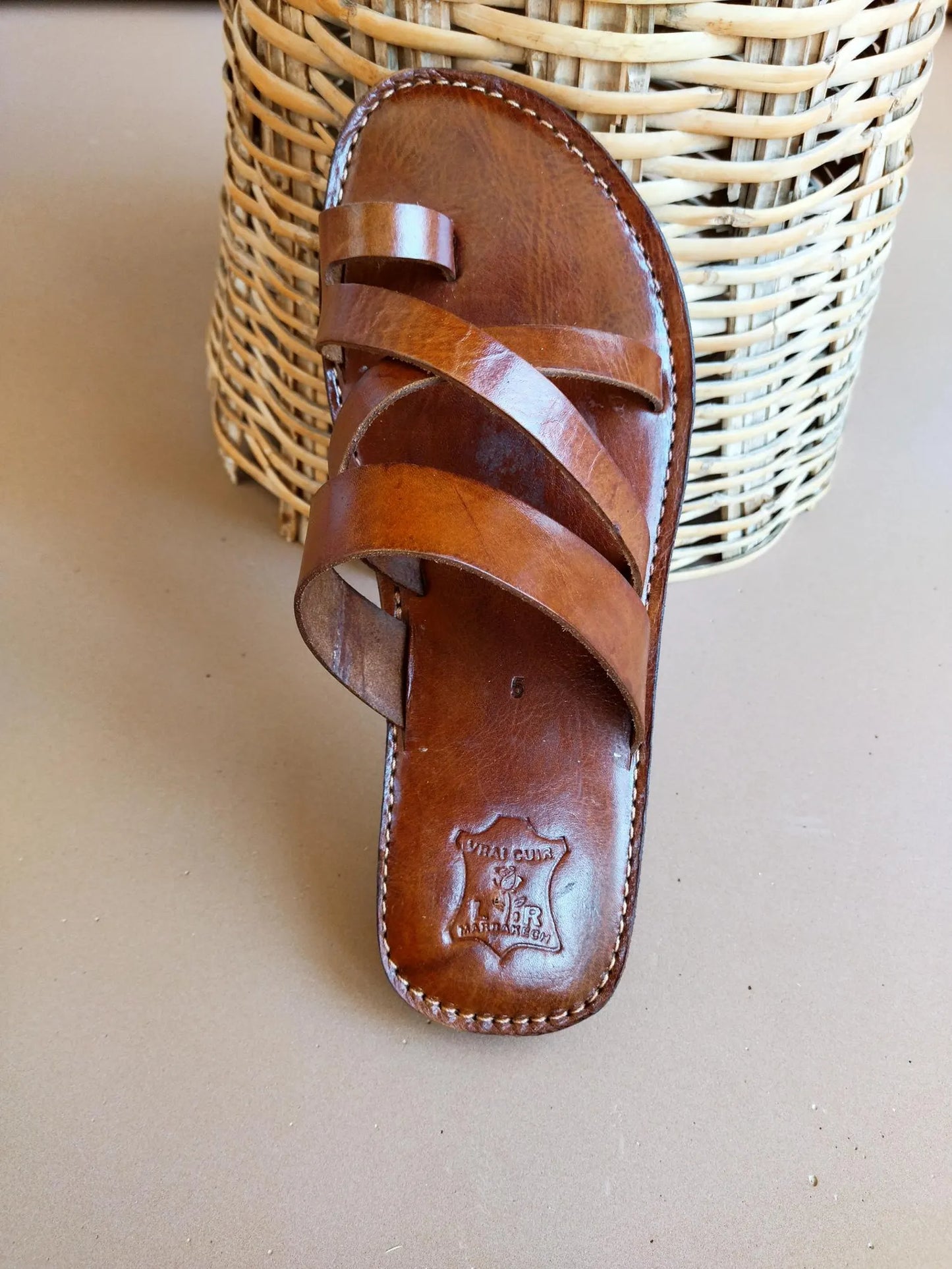 Sandale Artisanale – Lanières Héritage